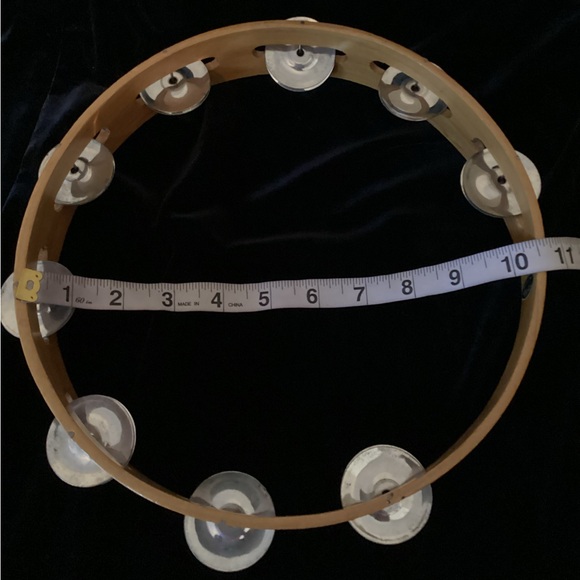 COPY - KENNY ROGERS AUTOGRAPHED Wood and Metal Tambourine from Circa 1980’s - Picture 5 of 5